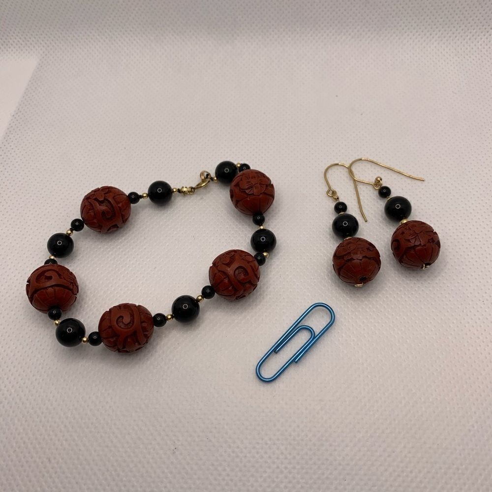 Vintage Cinnabar Lacquer Bracelet and Earring Set‎